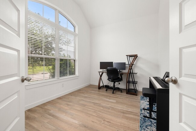 Building Photo - 6722 Waxbill Rd