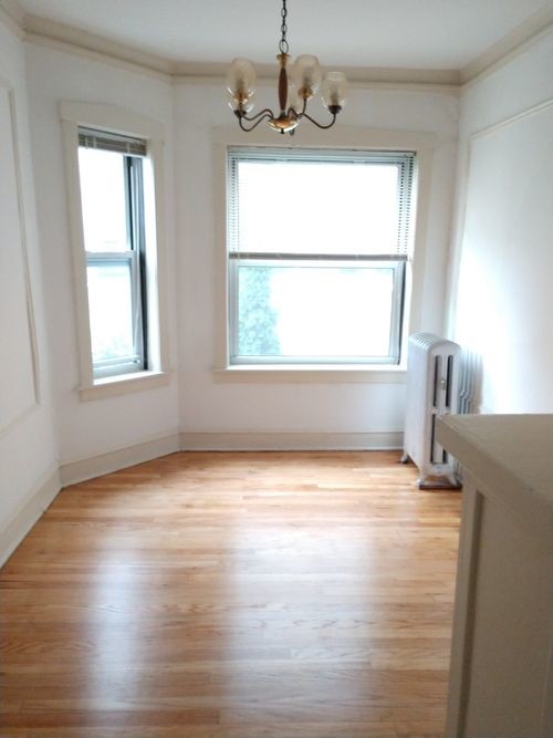 Building Photo - 1440 W Thorndale Ave