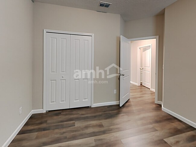 Building Photo - 193 Hemlock Point