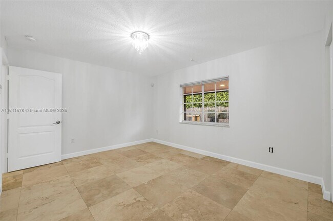 Building Photo - 3363 SW 154th Ct