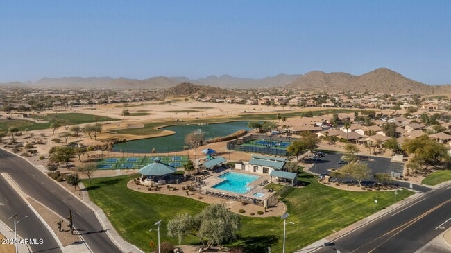 Building Photo - 906 E Pasture Canyon Dr