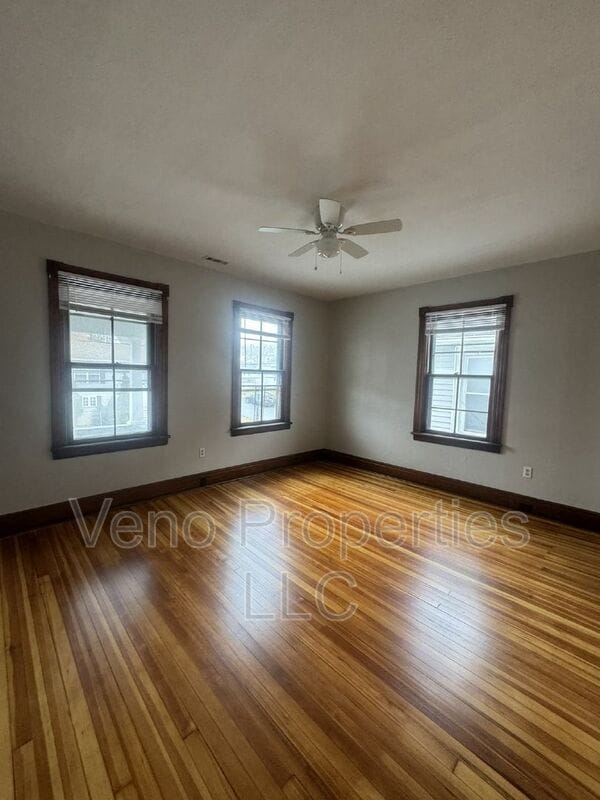 Building Photo - 149 Saratoga Ave