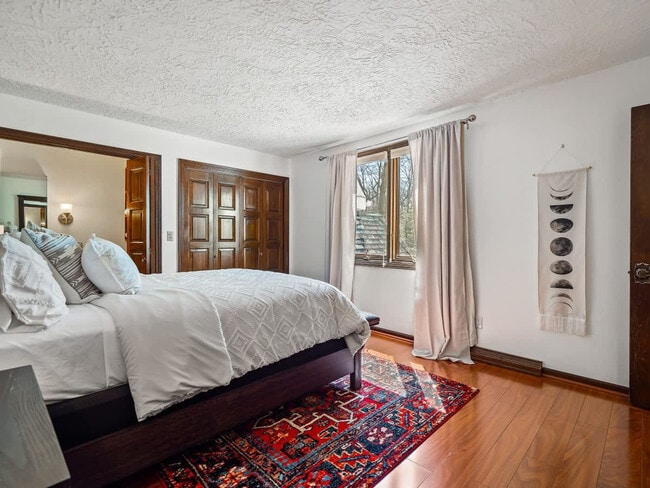 Building Photo - 1811 Breezewood Dr