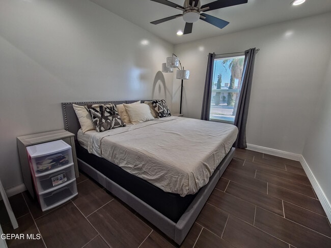 Building Photo - 7321 Cuba Dr