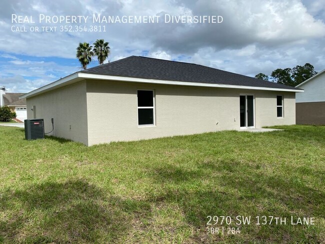 Building Photo - Desirable SW Ocala Neighborhood 3/2/2 **Wo...