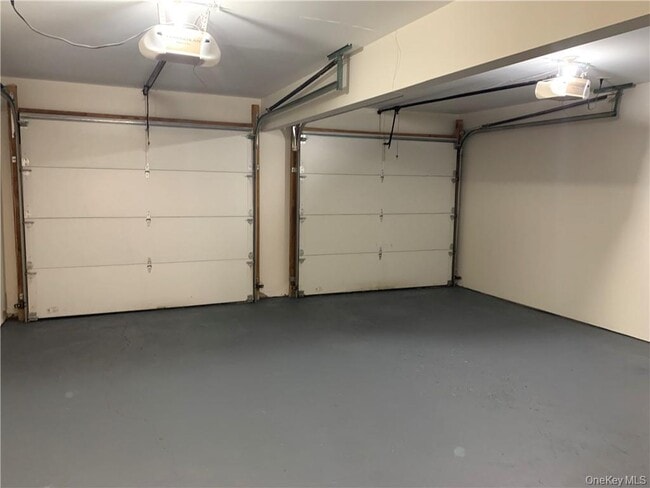 Building Photo - 3607 Whispering Hills Dr