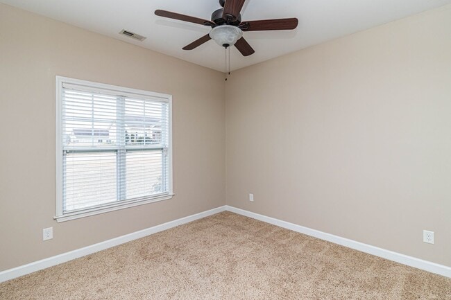 Building Photo - 210 Twilight Dr