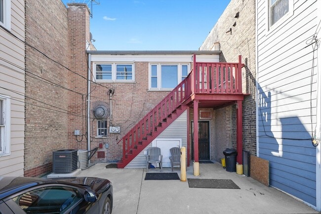 Building Photo - 5096 S Archer Ave
