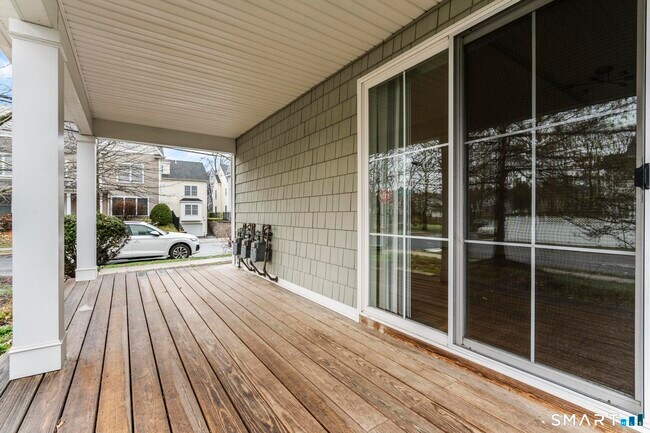 Building Photo - 15 W Main St