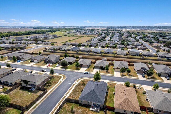 Building Photo - 300 Camellia Dr