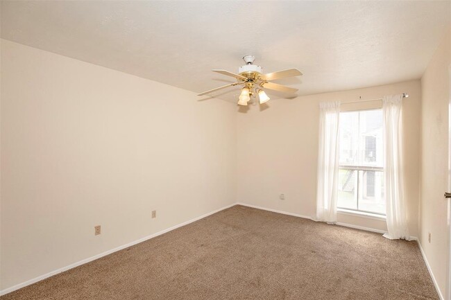 Building Photo - 18511 Egret Bay Blvd