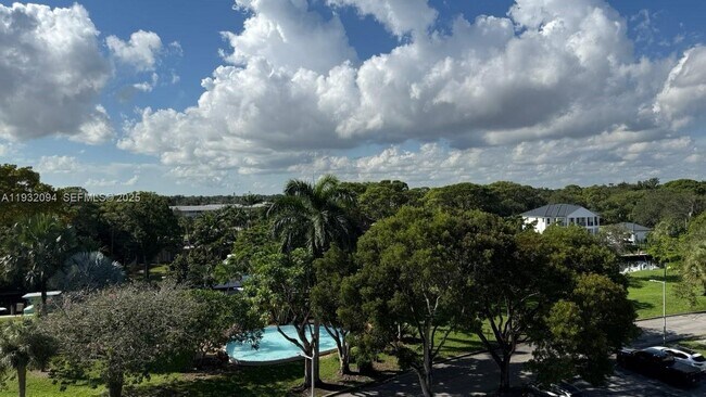 Building Photo - 1101 River Reach Dr