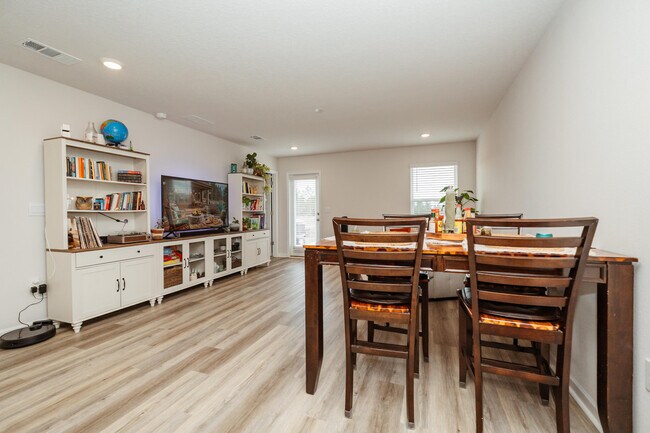 Building Photo - 3102 Heritage Plantation Blvd