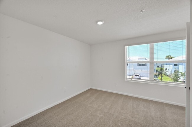 Building Photo - 575 Salisbury Cir