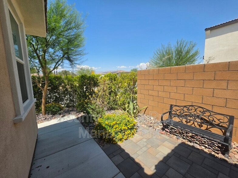 Building Photo - 73533 Granita Dr