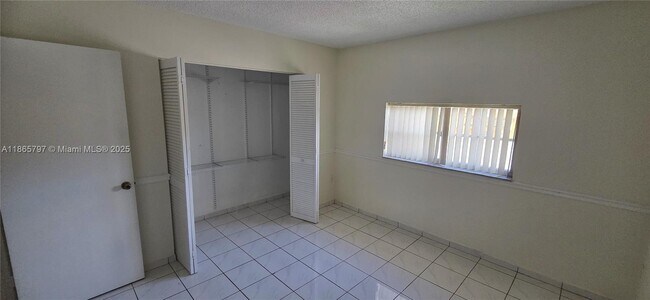 Building Photo - 7626 W 34th Ln