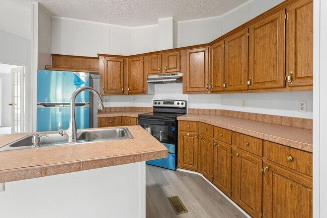 Building Photo - 16474 N Emerson Cir