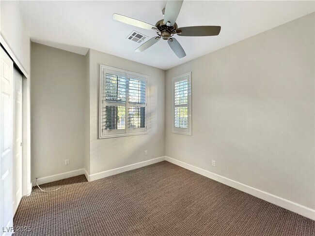 Building Photo - 1352 Fox Acres Dr