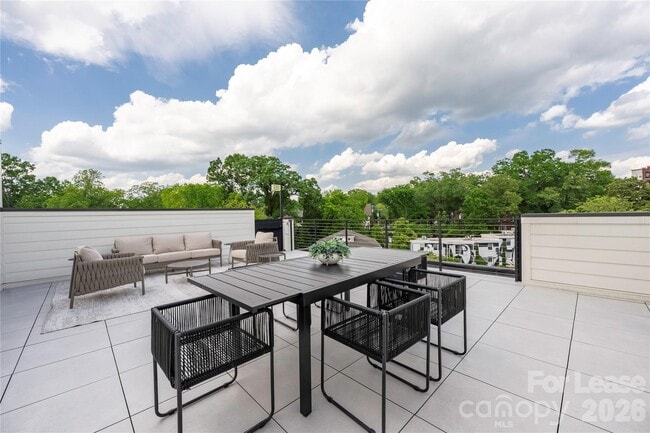 Building Photo - 614 Queens Rd