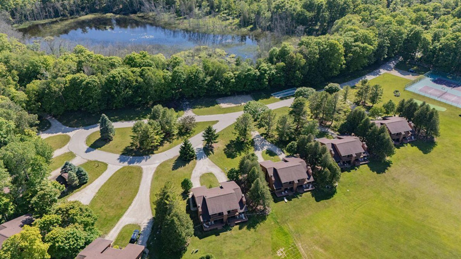 Building Photo - 1702 Forest Ridge Rd