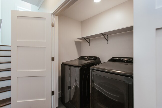 Building Photo - 132 Flint St