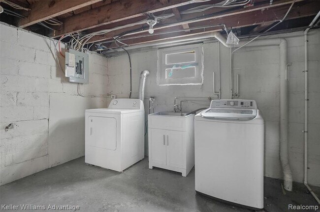 Building Photo - 101 Base Line Rd