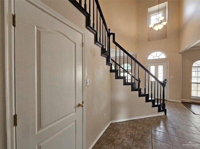 Building Photo - 26 Wisteria Dr