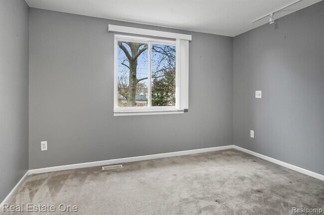 Building Photo - 4147 Greensboro Dr