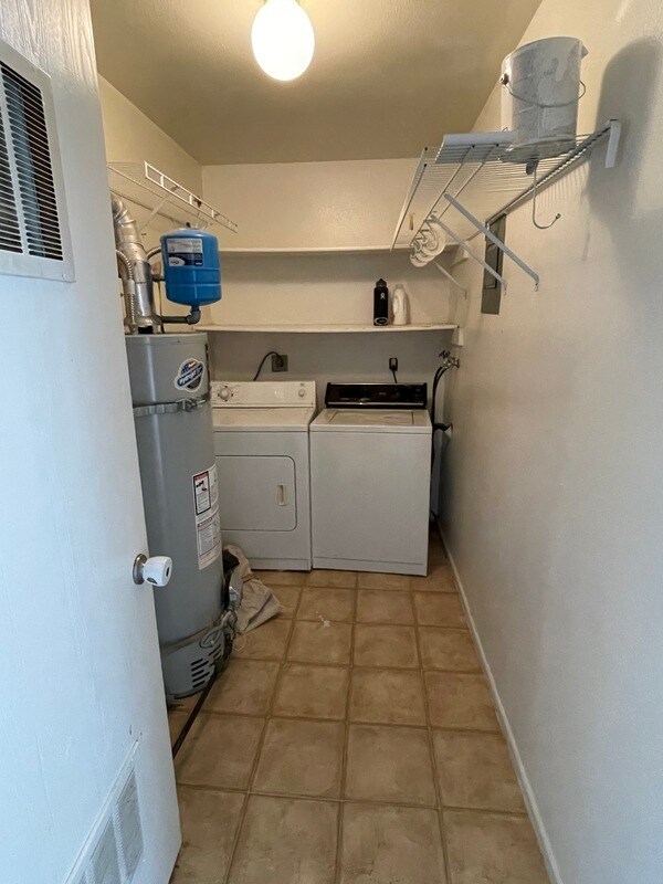 Building Photo - 689 N 100 W
