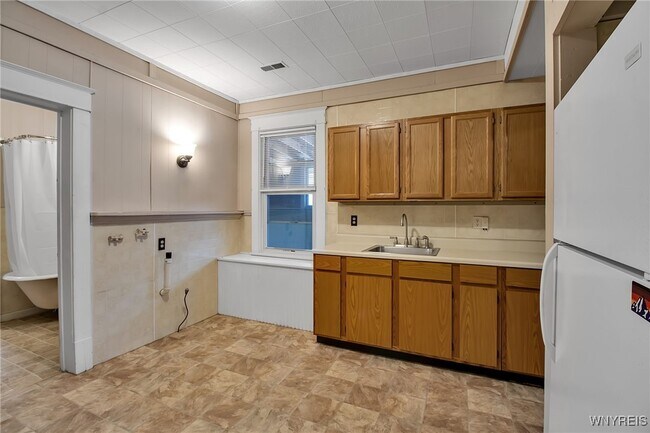 Building Photo - 314 Abbott Rd