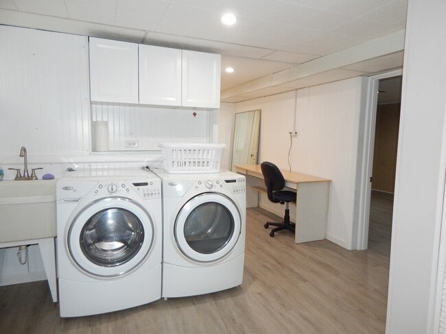 Building Photo - 1107 Santa Rosa Ave