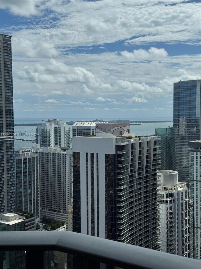 Building Photo - 801 S Miami Ave