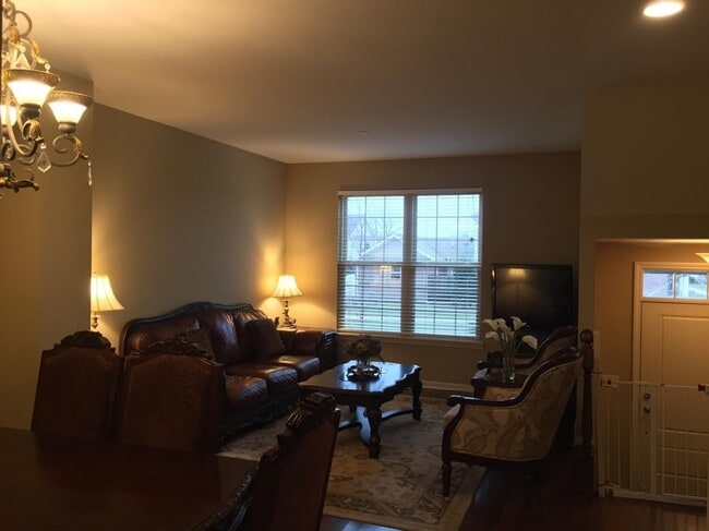 Building Photo - 2481 Waterbury Ln