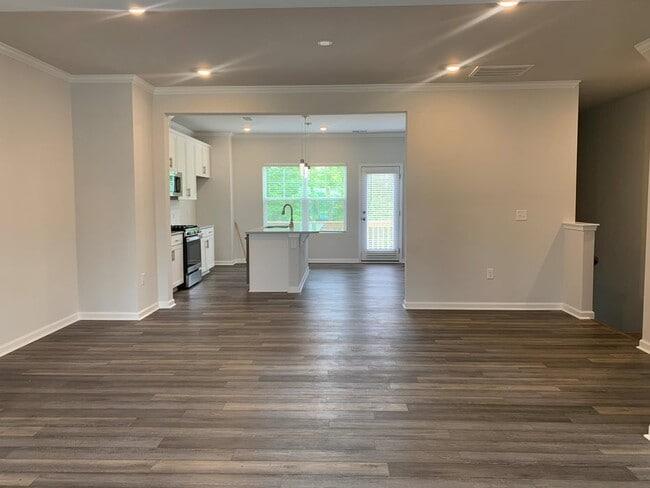 Building Photo - 609 Tova Fls Dr