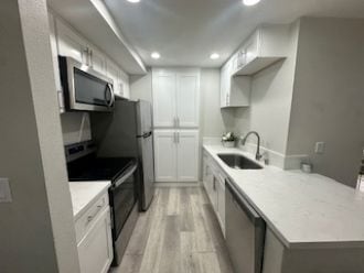 Building Photo - 806 Coriander Dr