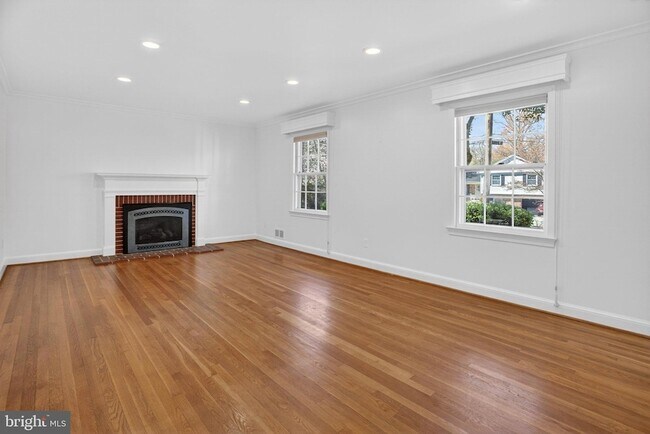 Building Photo - 5405 Ridgefield Rd