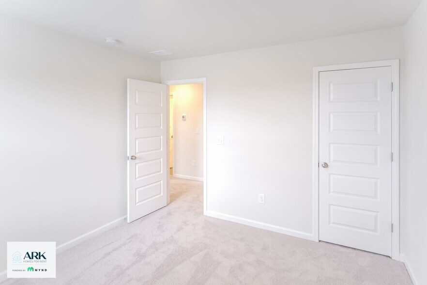 Building Photo - 1130 Joywood Dr