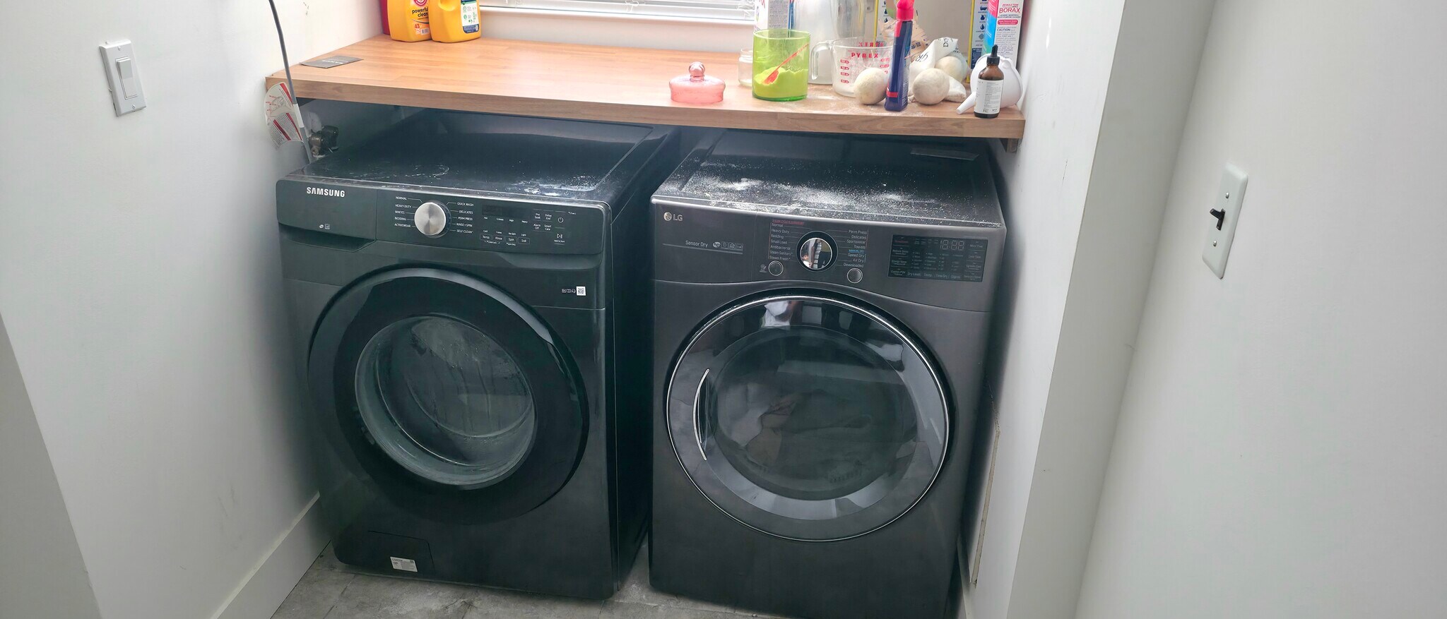 Shared Laundry - 728 Golden Ave