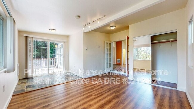 Building Photo - 17475 Summit Ave