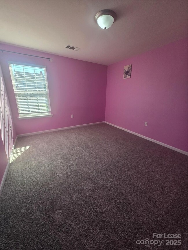 Building Photo - 756 Nannyberry Ln