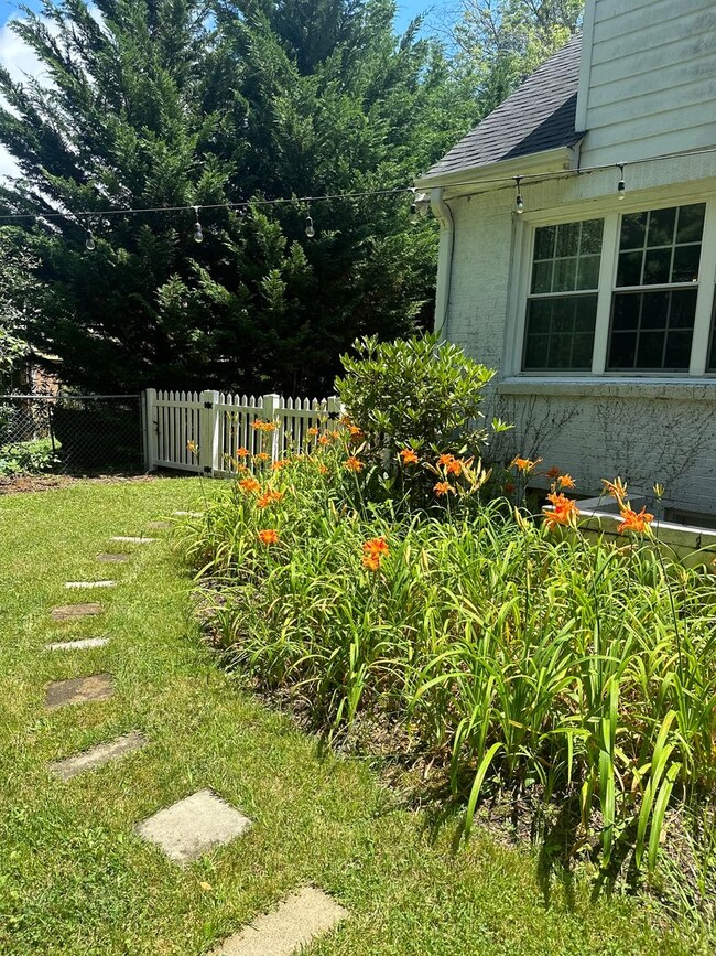 Building Photo - 3 bedroom 2 bath house in Blacksburg