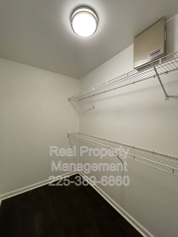 Building Photo - 1345 Harwich Dr