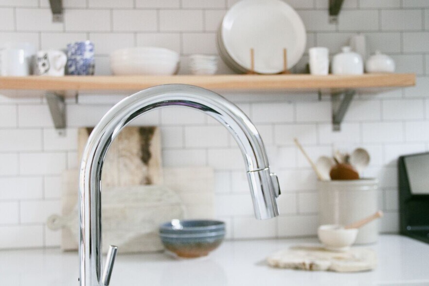 Building Photo - 2421 SE Division St