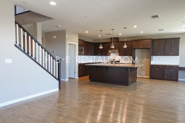 Building Photo - 906 River Bend Dr