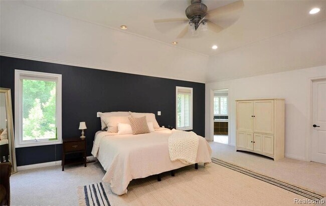 Building Photo - 23170 Inverness Ct