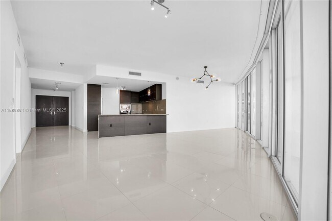 Building Photo - 900 Biscayne Blvd