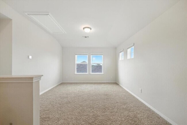 Building Photo - 104 Capella Wy