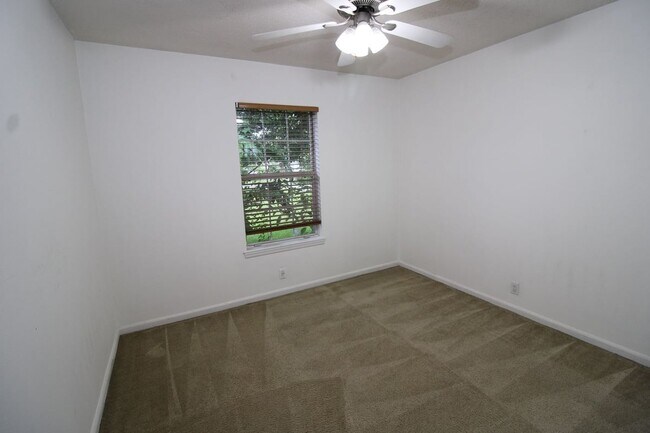 Building Photo - 107 Shearman Way