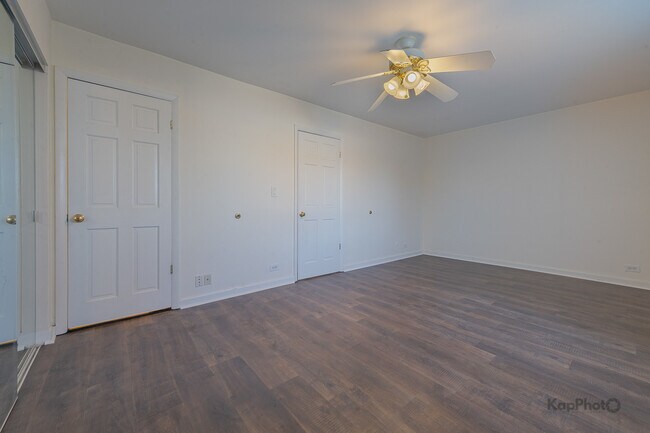 Building Photo - 110 N Waterford Dr