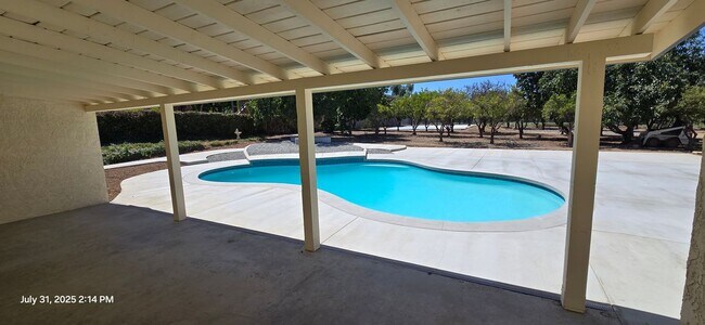 Building Photo - 3024 Sonrisa Dr